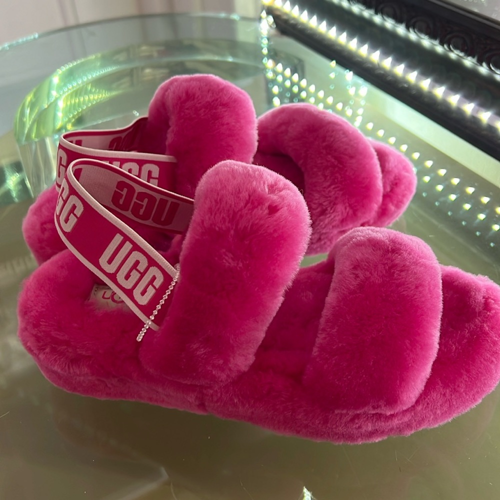 NEW without tags UGG O SLIPPER SHEEPSKIN FURRY SANDALS hot pink size 6